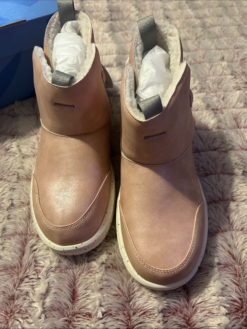HEYDUDE womens Camden Bow Boot Y Cozy